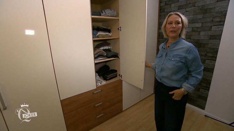 Der Kleiderschrank von Nanna ist überschaubar