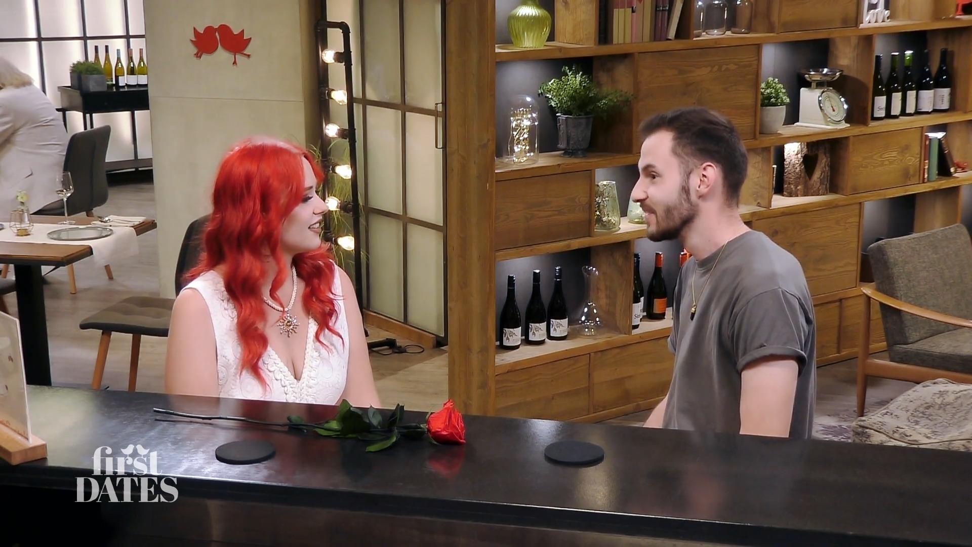 Passt July ihr First Dates-Partner Sebastian?
