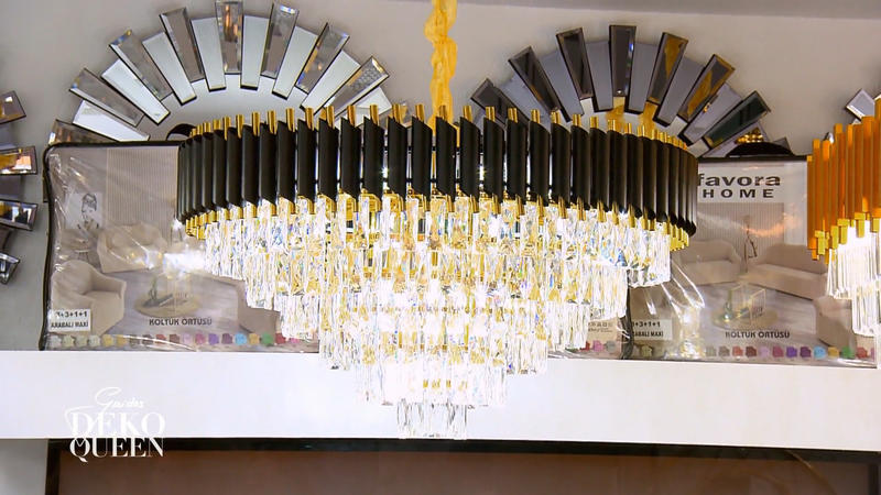 Simone weiß sofort: diese Lampe wird es!