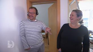 Doris wird beim Kochen abgelenkt
