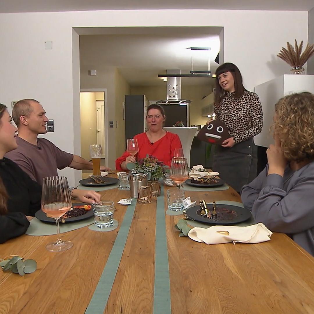 Anjas Ding im Flur fasziniert Fine