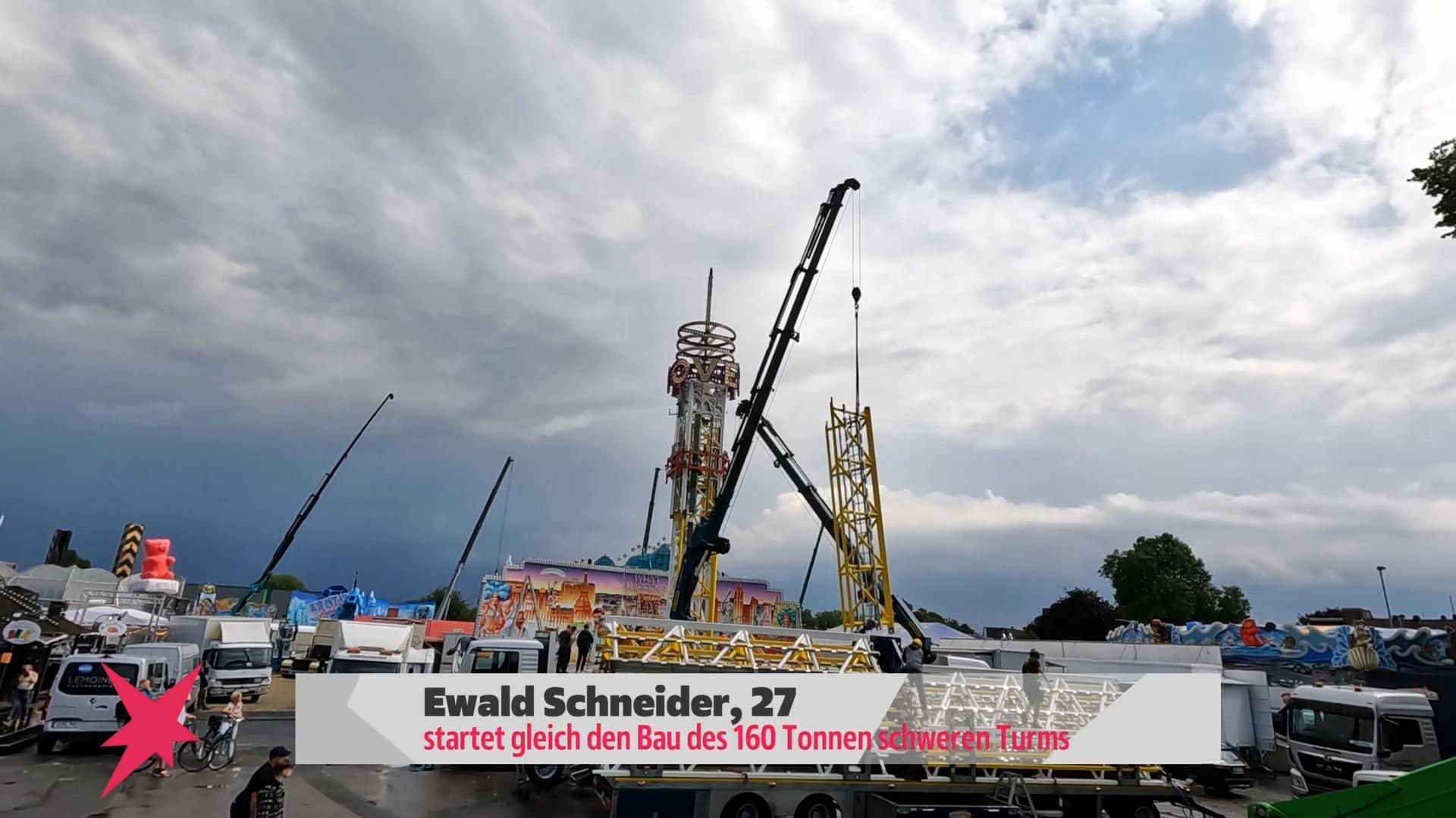 Der spektakuläre Aufbau des Freifall-Turms
