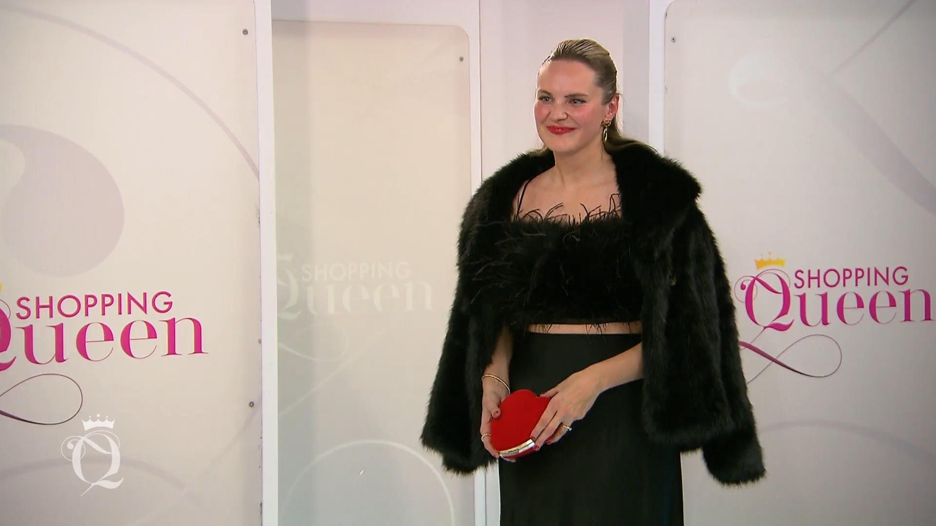 Angelikas Outfit sorgt für Aufsehen