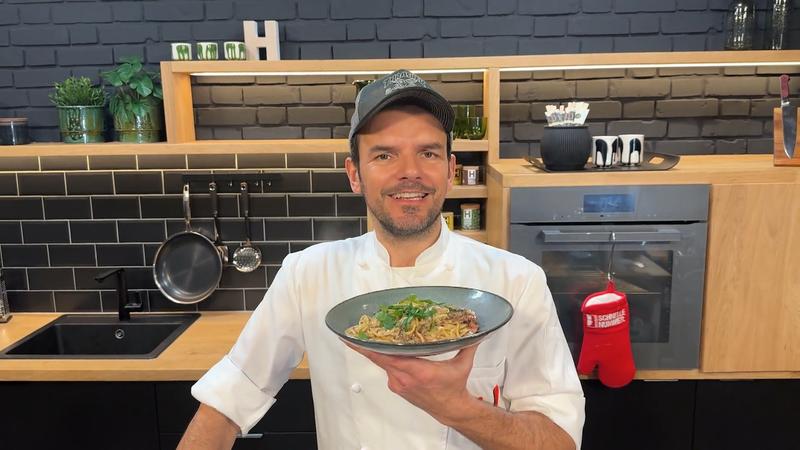 Hensslers Pasta mit Speck und Zwiebeln – so geht lecker!