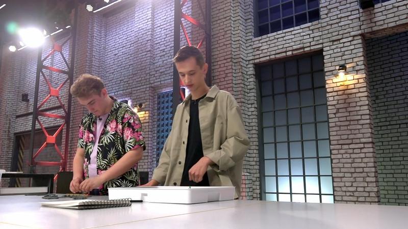 Leon und Marc setzen auf den Bonsaibaum