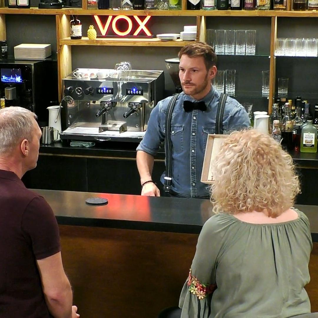 Thomas irritiert nicht nur den Barkeeper