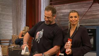 Was will Evil mit Laura auf Toilette?