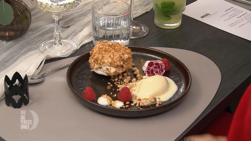 Baiser / Erdnüsse / Salted Caramel / weißes Schokoladeneis