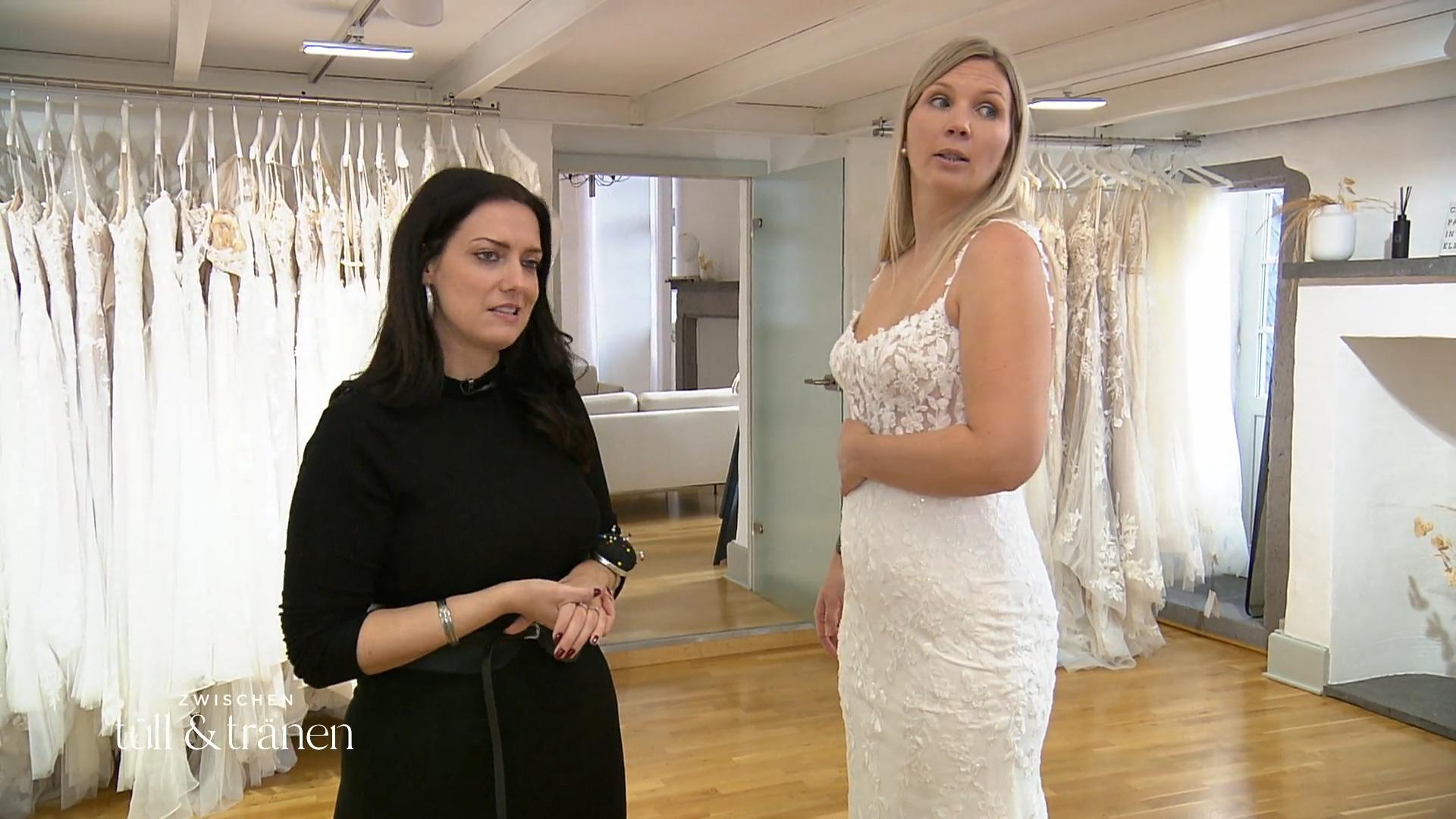Lisa auf der Suche nach dem perfekten Hochzeitskleid