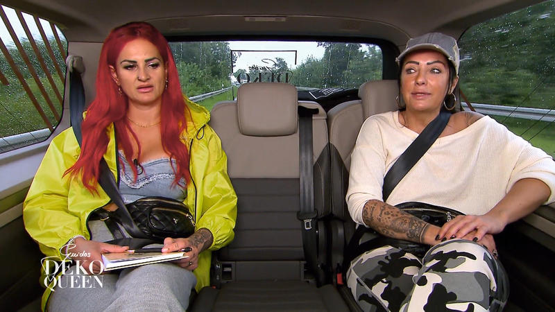 Für Nicole und Lisa geht es zum Shoppen