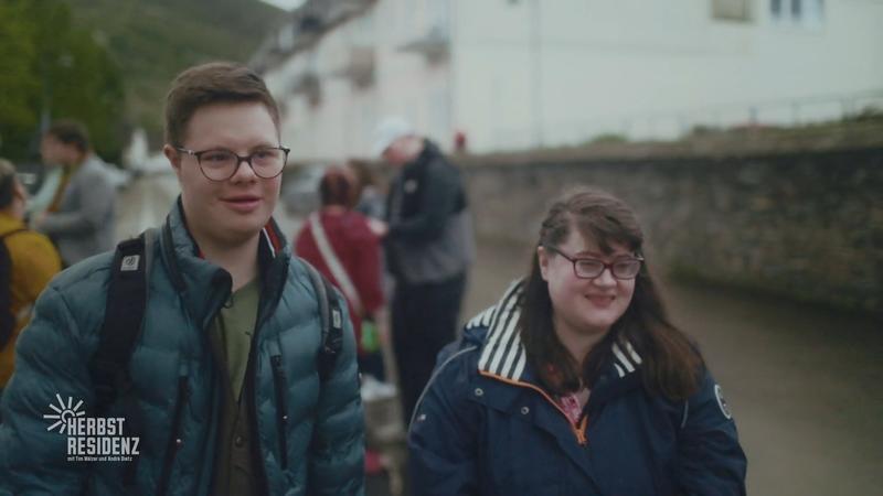 Menschen mit Behinderung treffen Senioren