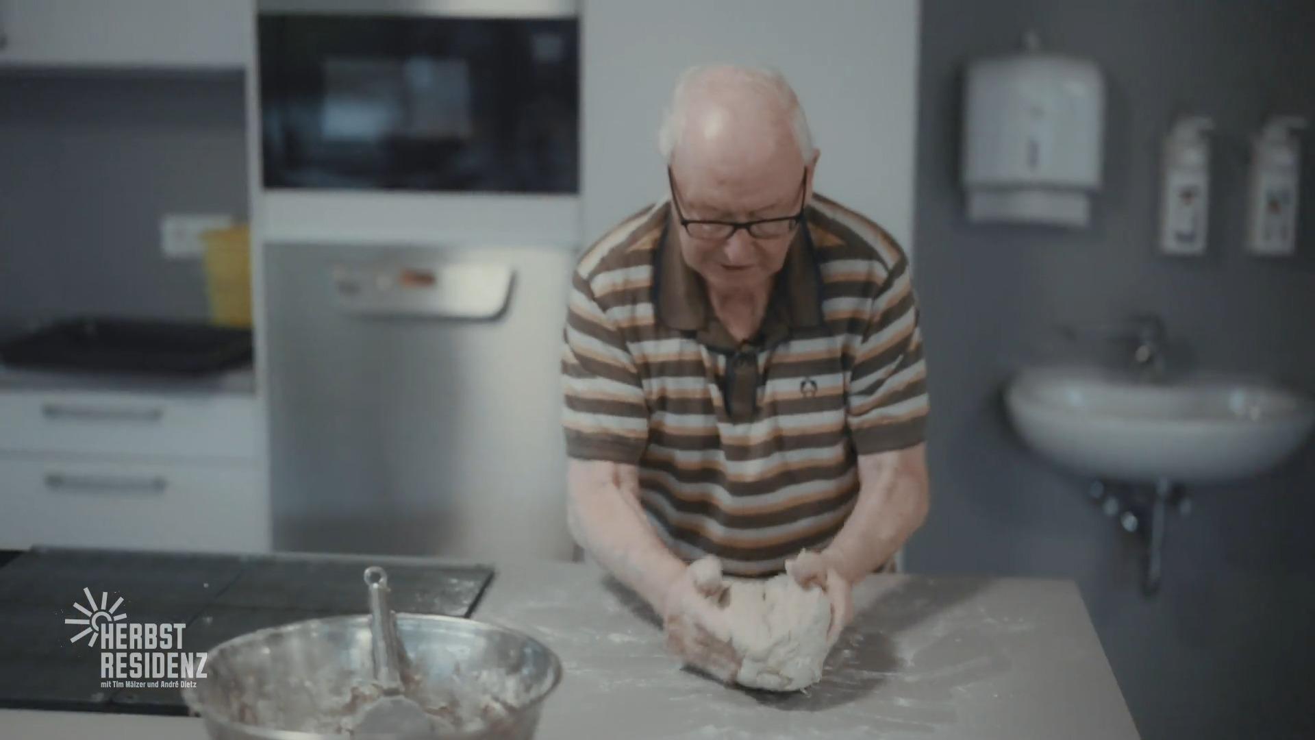 Plötzlich will Hermann Brot backen!