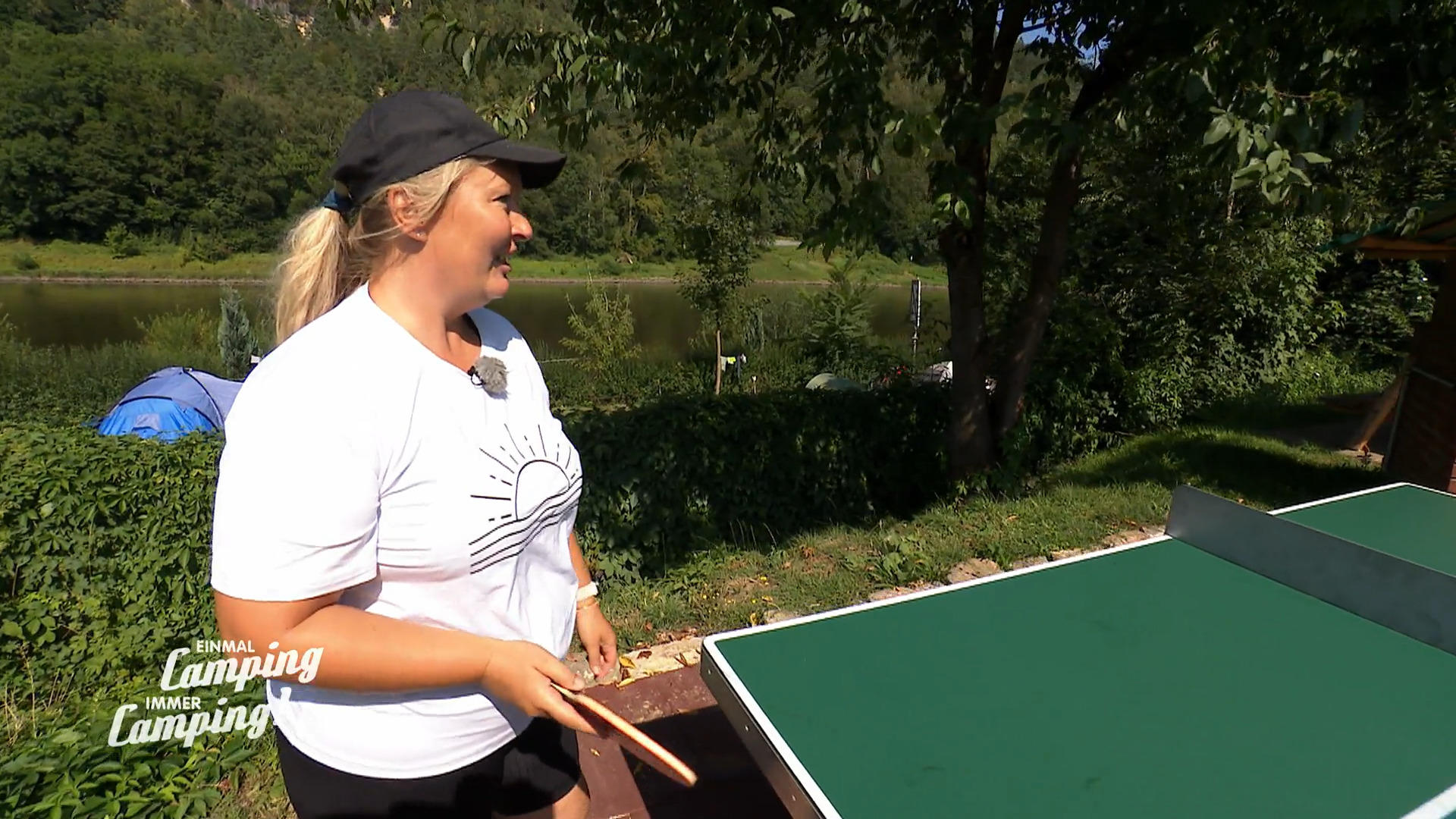 Beim Tischtennis lässt Katja ihrem Enno keine Chance
