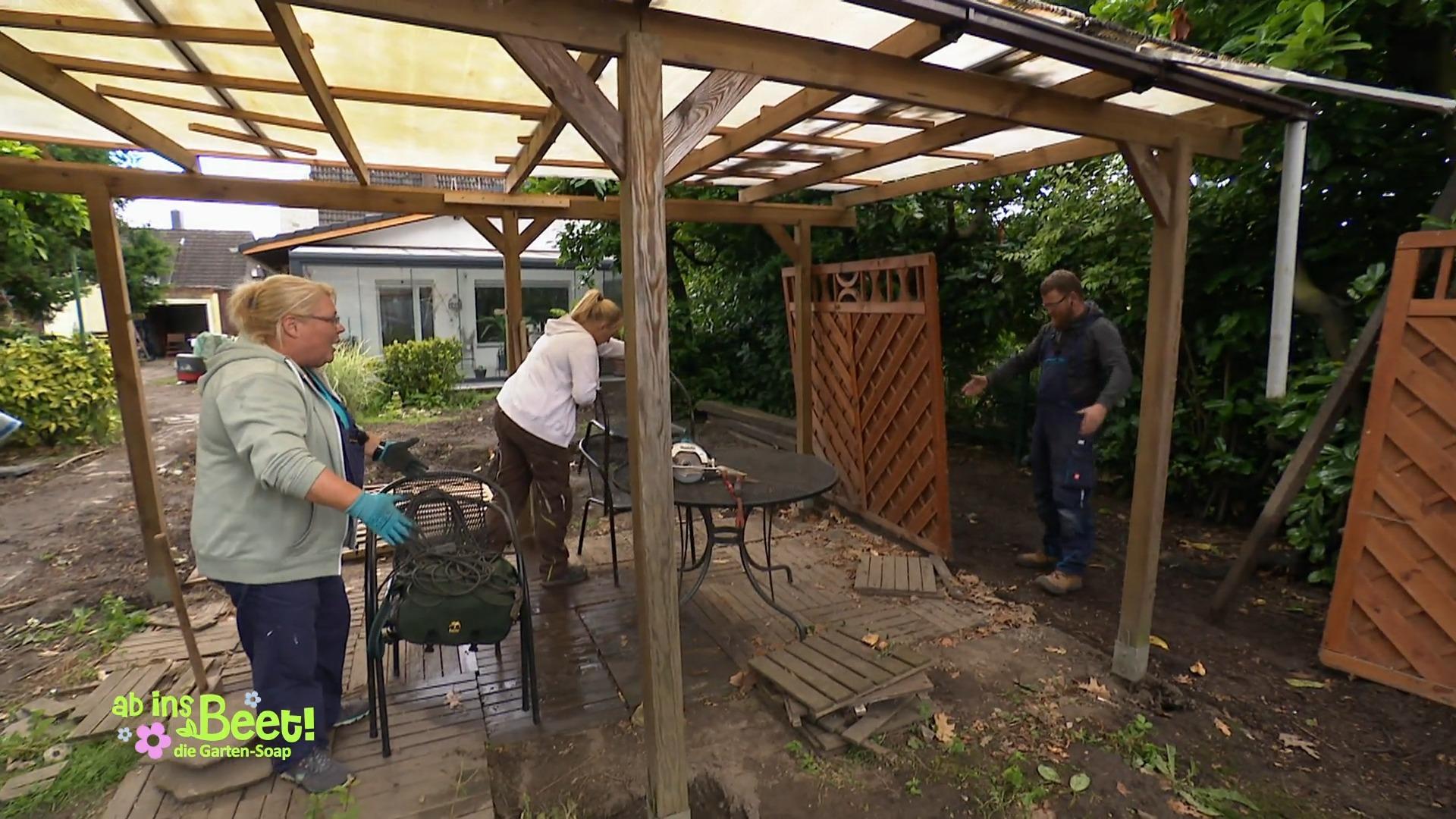 Nadine, Brigitte und Peter packen an