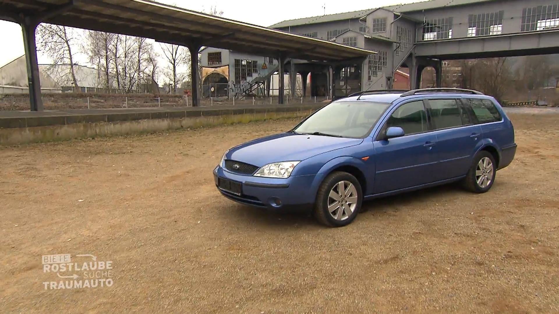 Annika freut sich sehr über ihr neues Auto