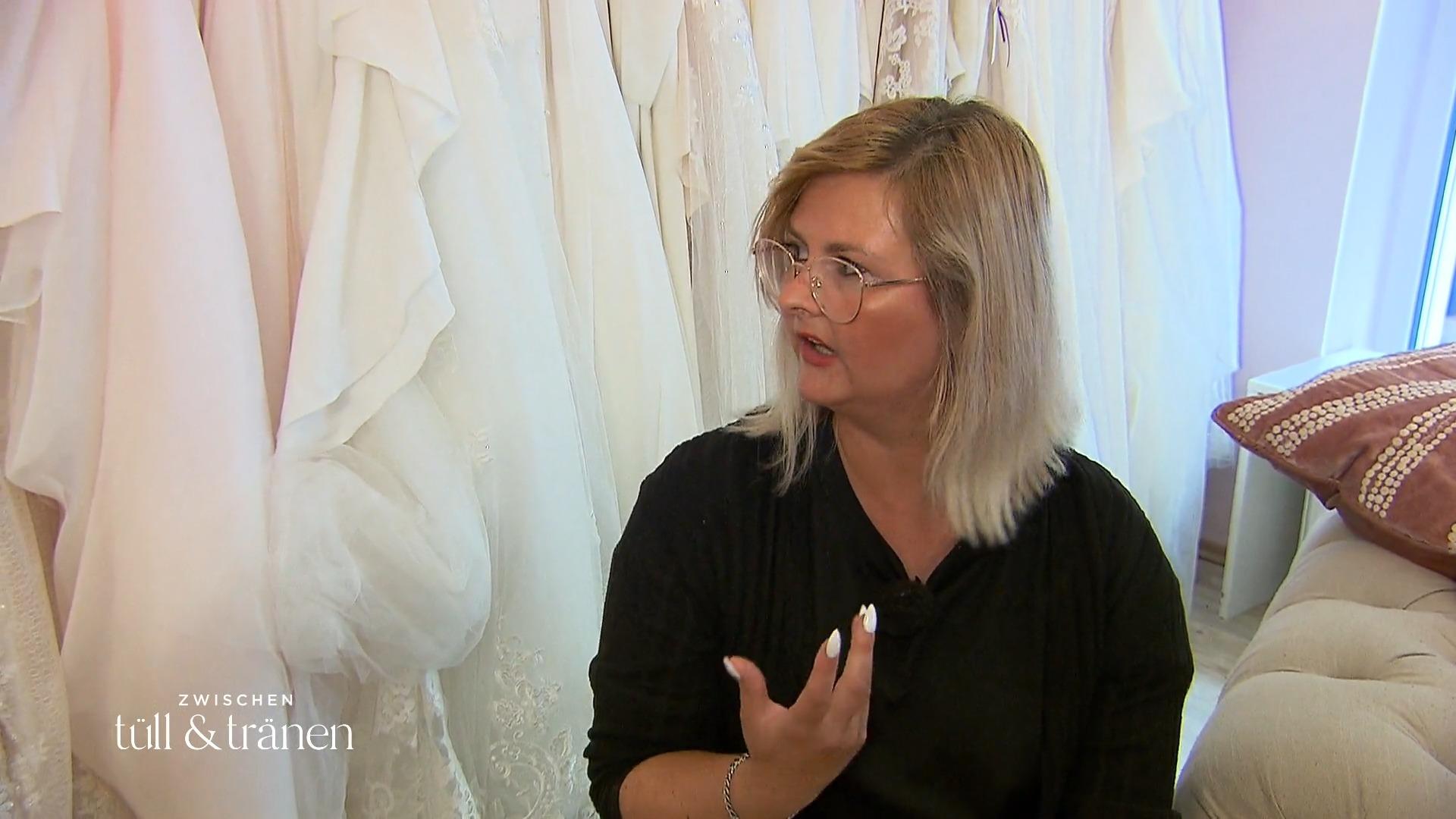 Jasmin sucht das perfekte Brautkleid