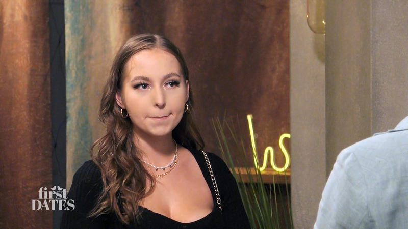 Vivi hat sich für ihr Date extra hübsch gemacht