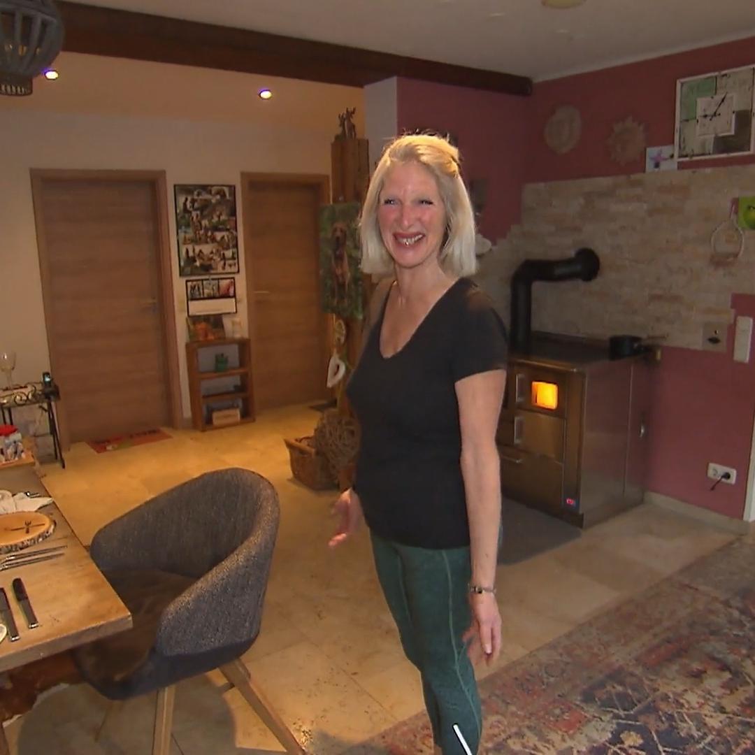 Monika kocht hausgemachte Leckerbissen