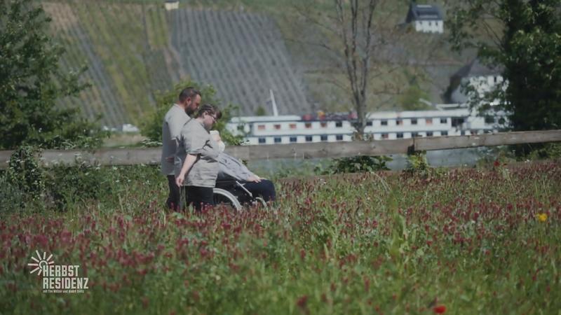 Ein letzter Spaziergang mit ihrer Lieblingsseniorin