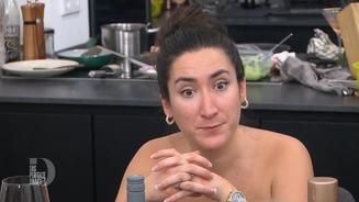 Elena glaubt nicht, was sie da hört