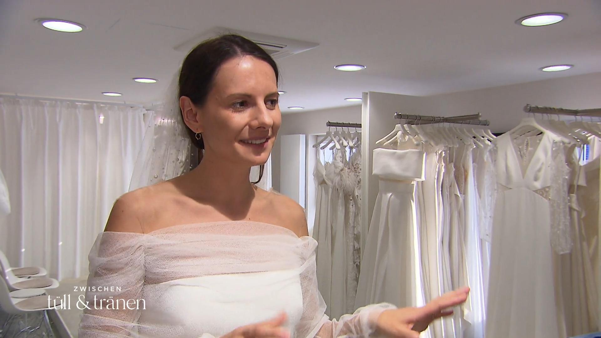 Braut Janna findet das Kleid "ziemlich gut“