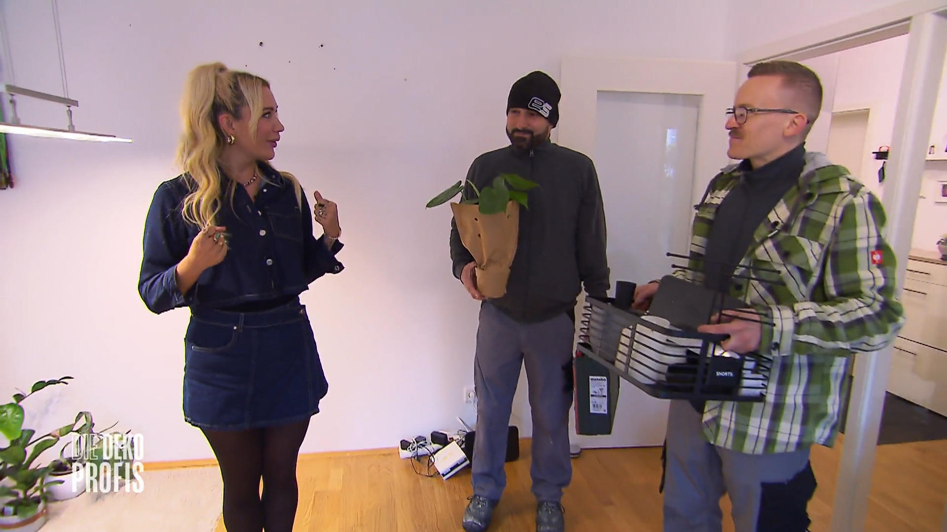 Sarah und ihre Handwerker legen richtig los