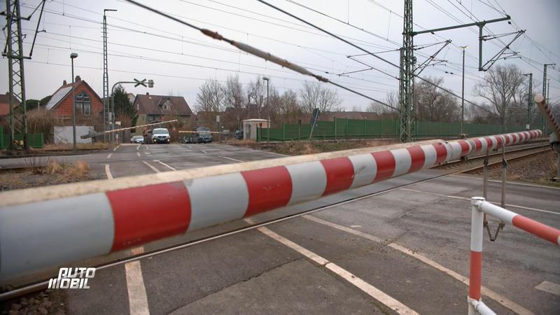 Durch dieses Dorf fahren täglich 400 Züge