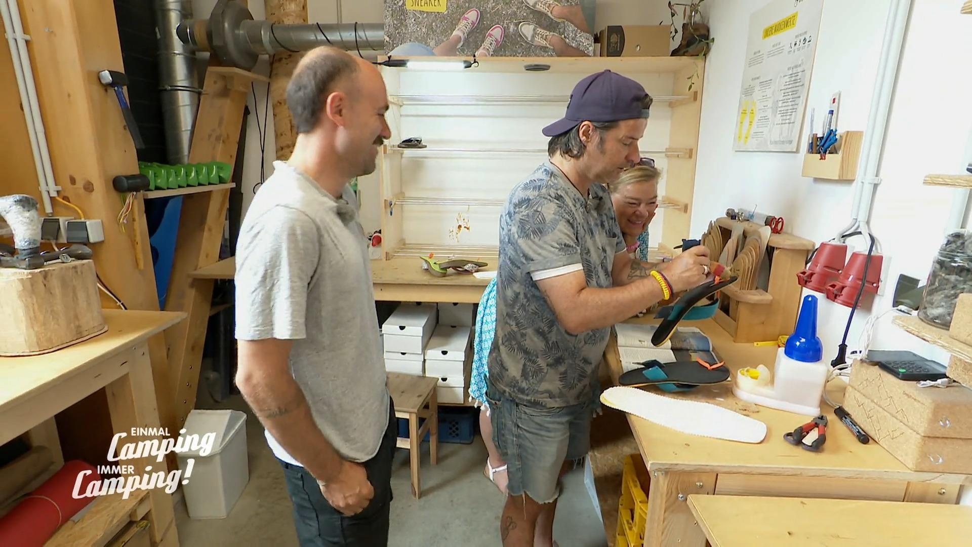 Birte und Martin machen einen DIY-Workshop