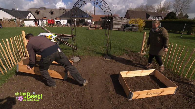 Beetumrandungen aus Holz für den Gemüsegarten