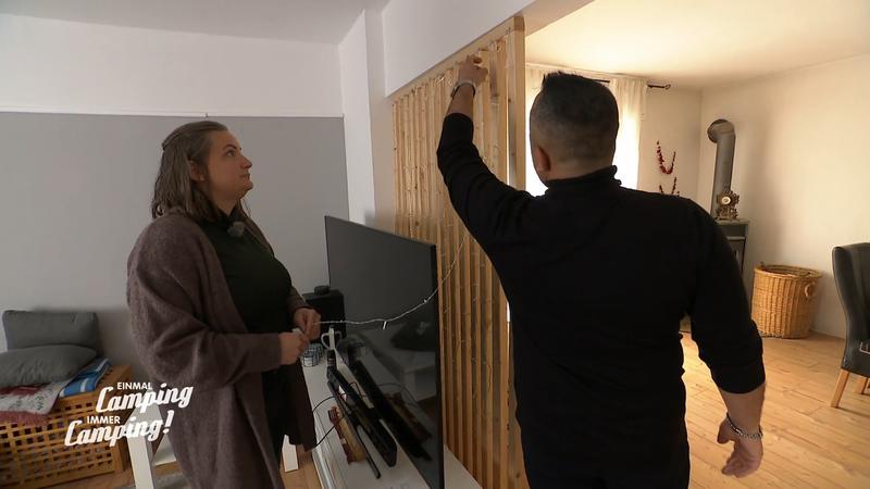 Ali will los, aber Daniela braucht noch die Lichterkette