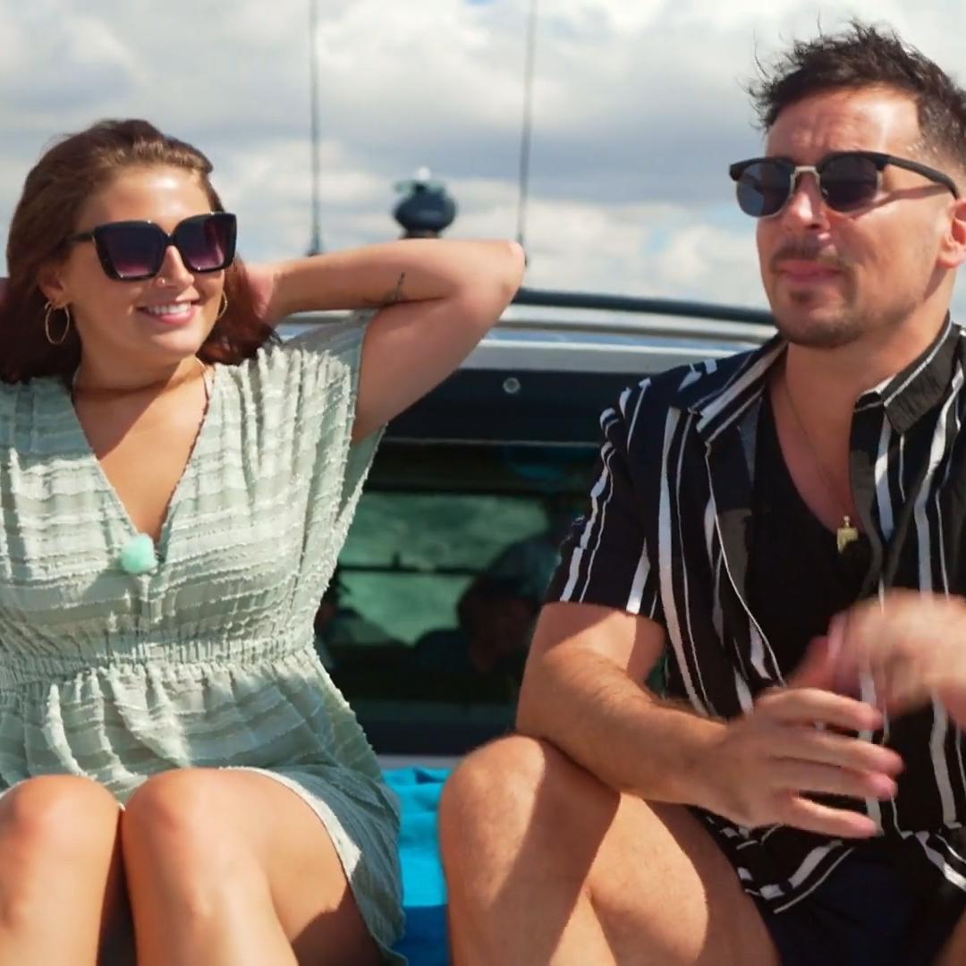 Ian und Joanna genießen ihr Date auf dem Wasser