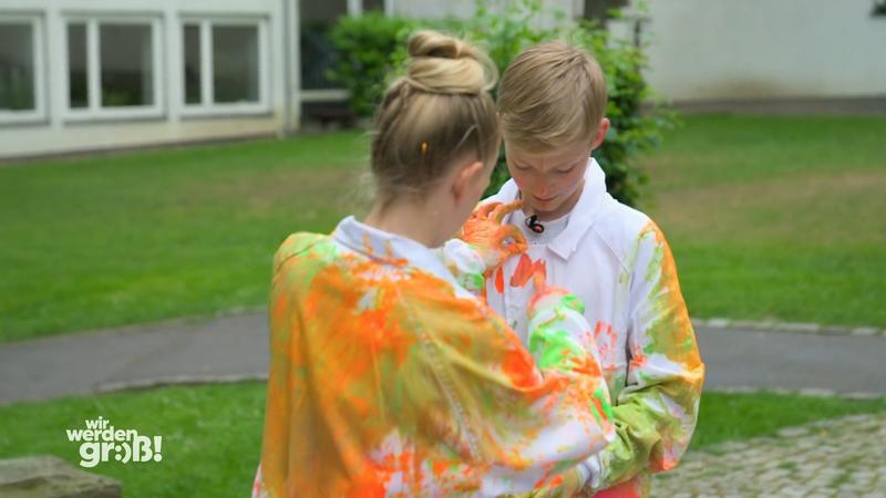 Teenager lernen, die Grenzen anderer zu respektieren