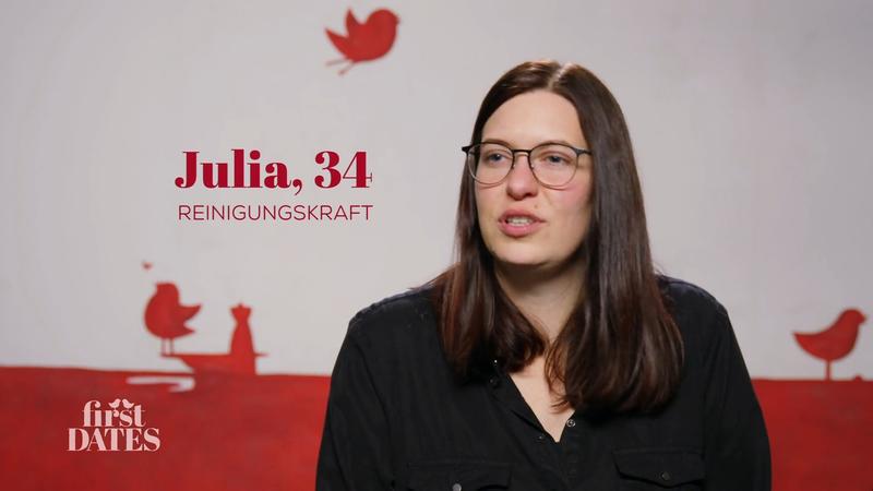 Kann sie ihn für ihren Horrorfilm-Kinoabend begeistern?