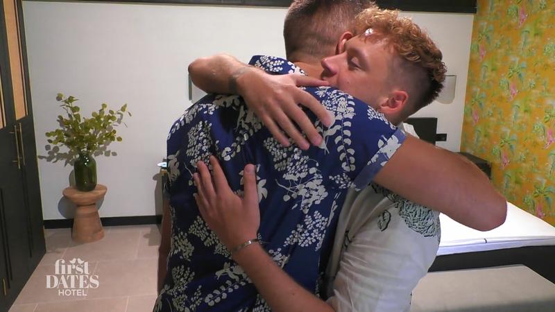 Gianni holt sich vor der Abreise Jens' Nummer