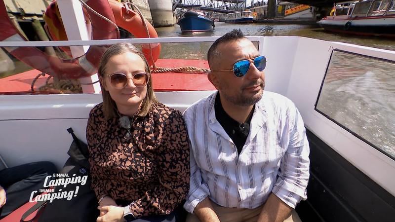 Ali und Daniela genießen eine Hafenrundfahrt