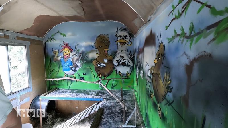 Bea bekommt Besuch vom Graffiti-Künstler