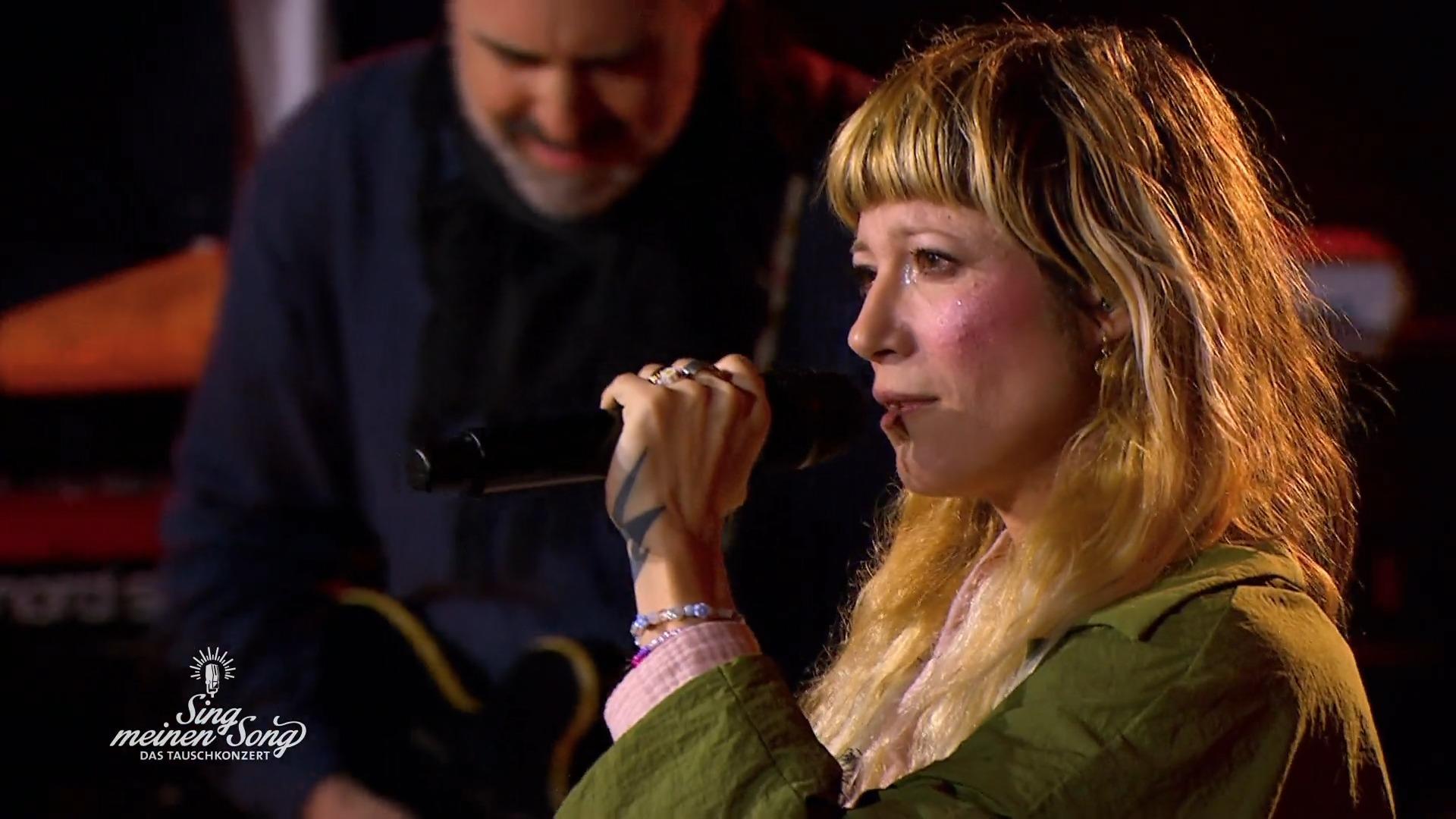 Mieze Katz / MiA. singt "Vater" von Bosse