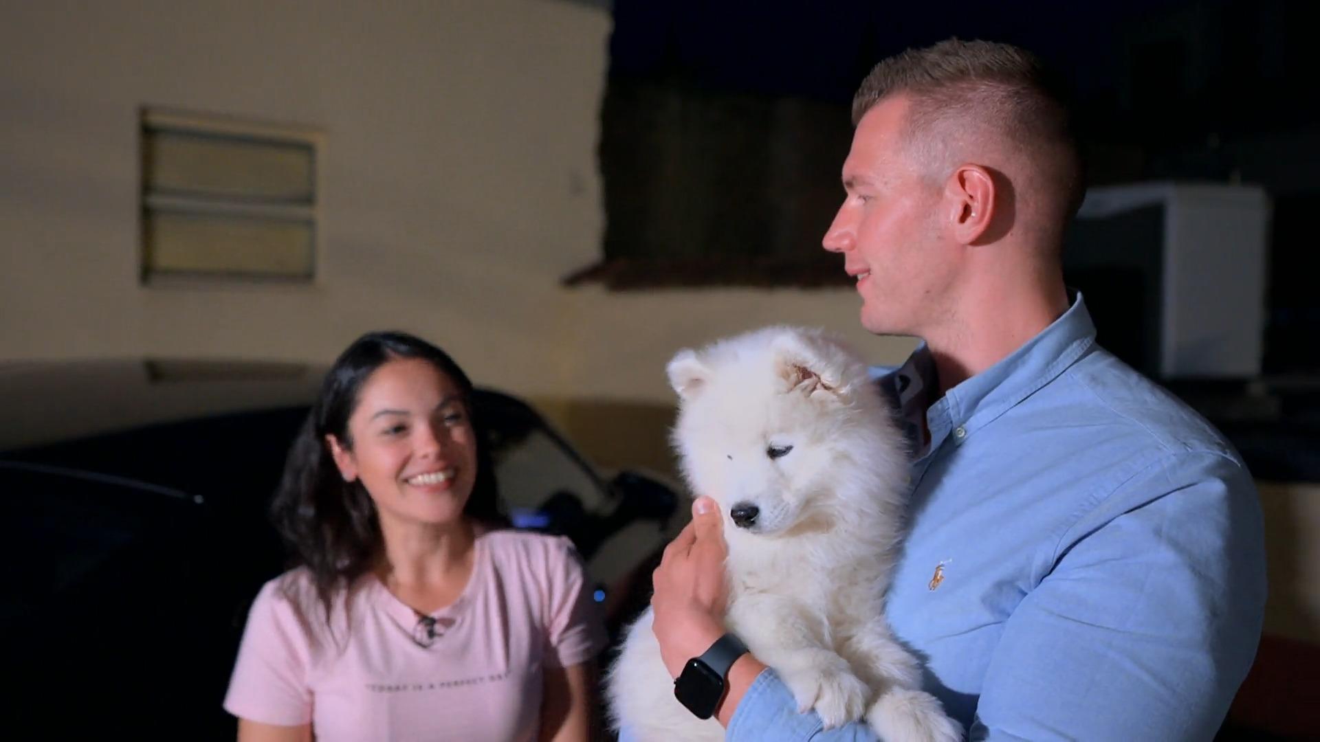 Welpe Bounty als Vorbereitung auf ein gemeinsames Kind