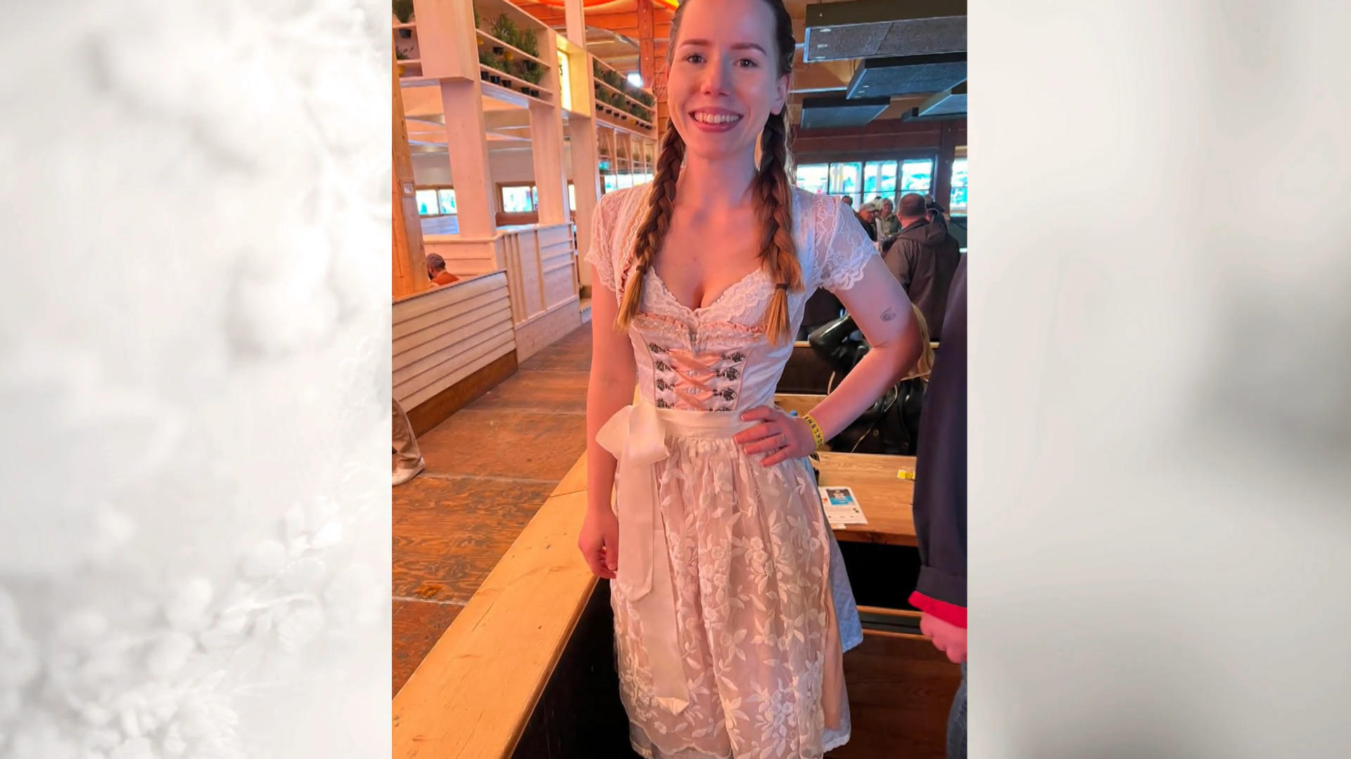 Lena sucht nach einer Tracht zum Heiraten