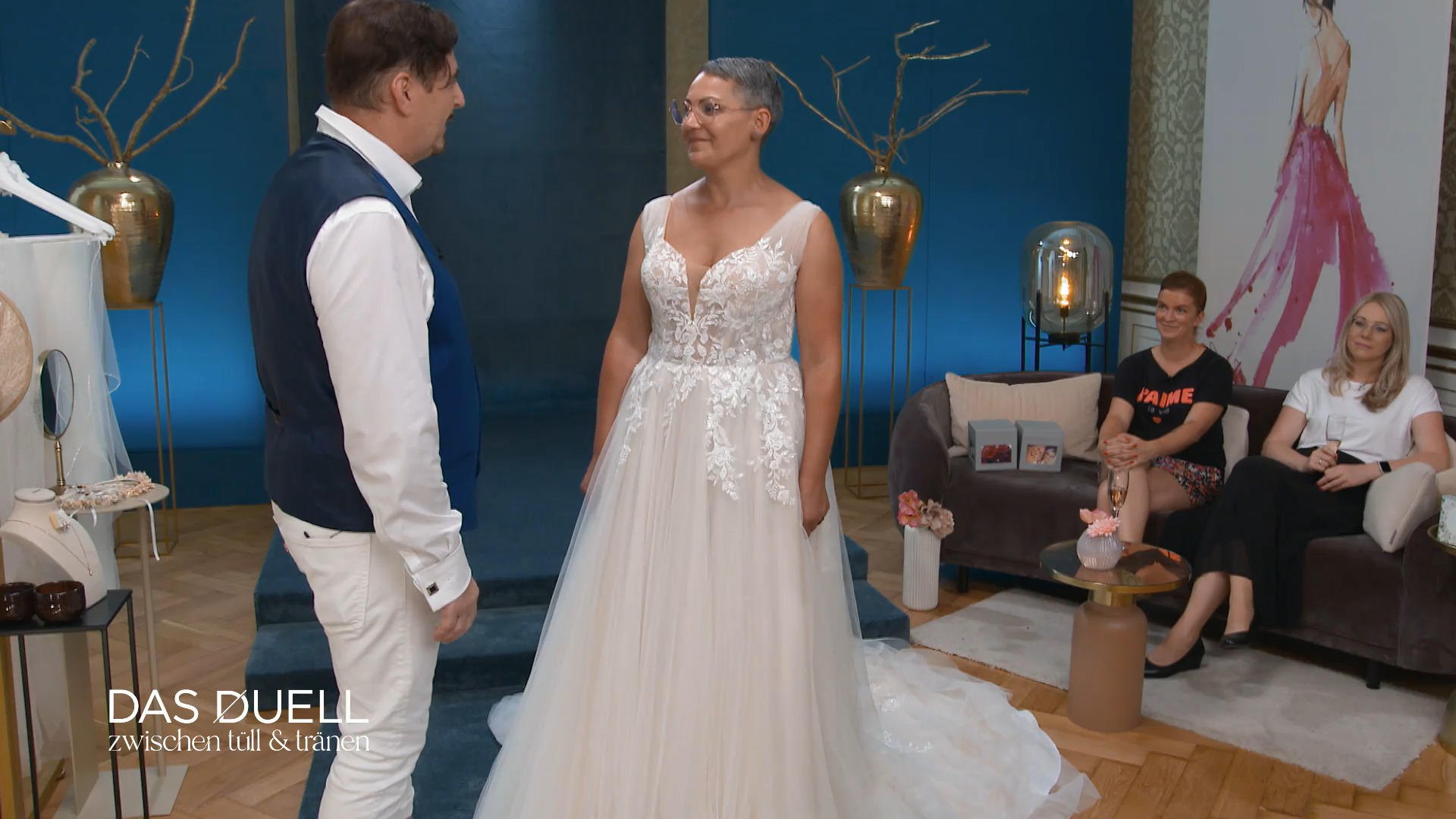 Uwe hat drei schöne Kleider gezeigt, jetzt ist Winnie dran