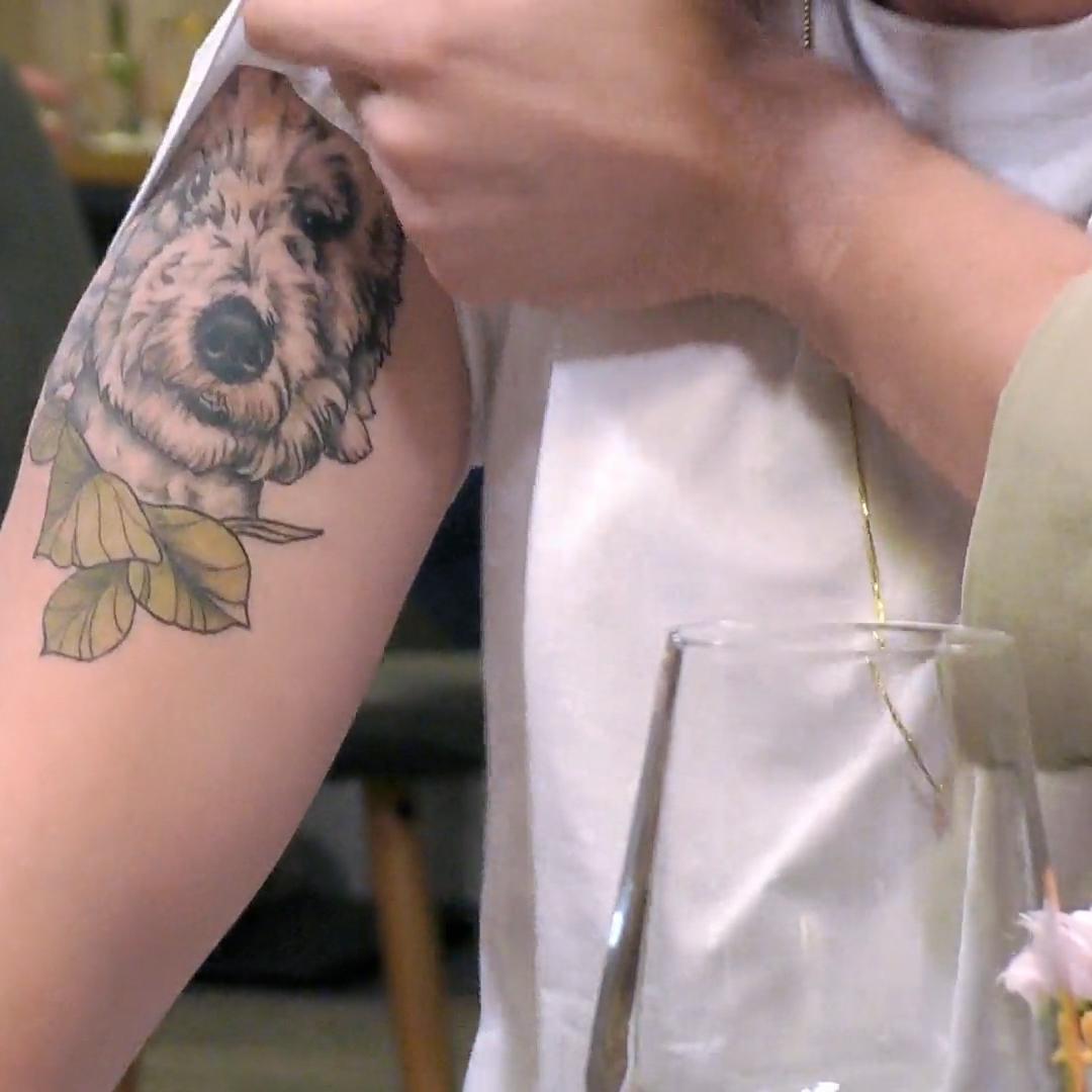 Laura findet das Tattoo "cringe"