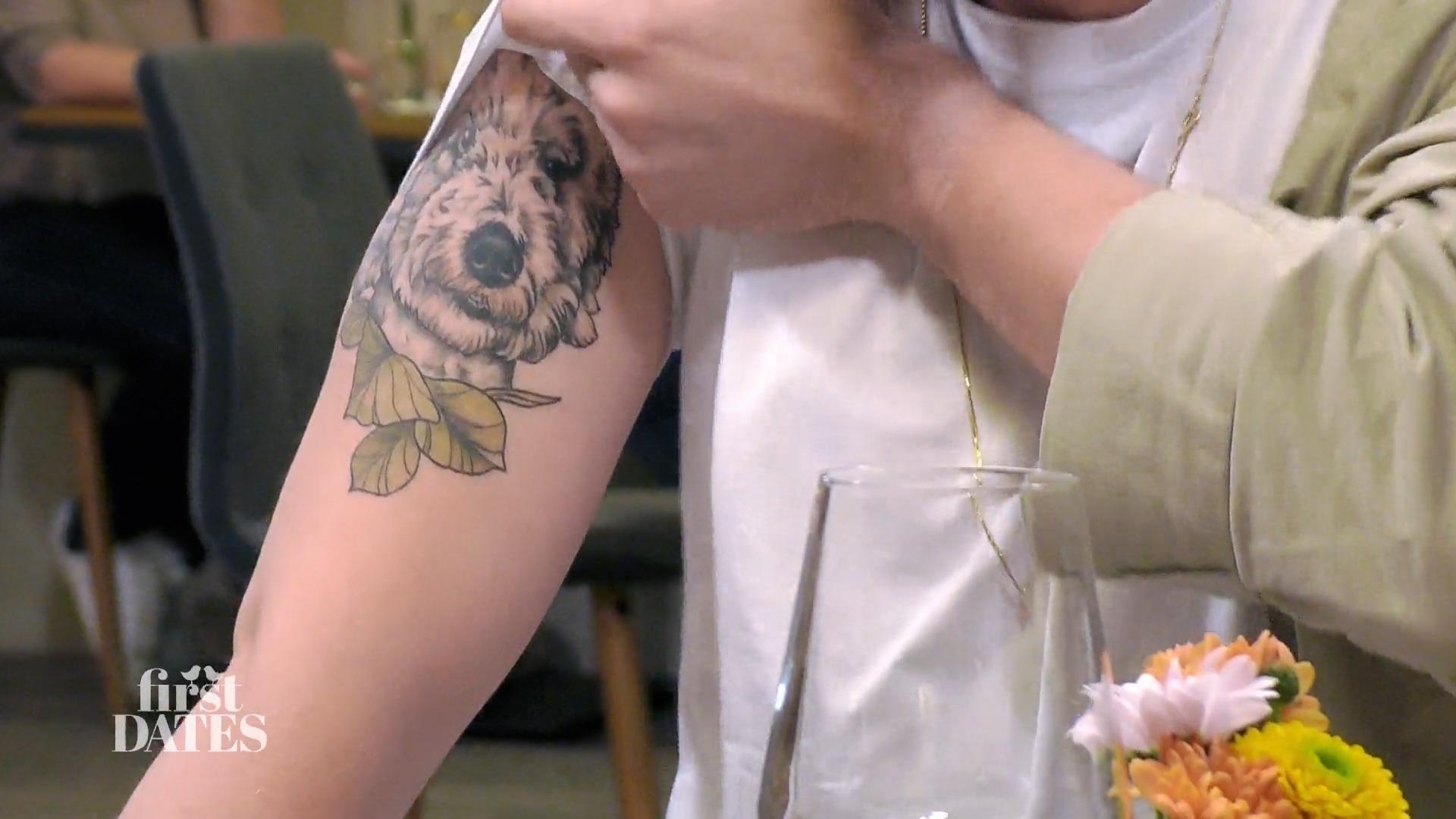 Laura findet das Tattoo "cringe"