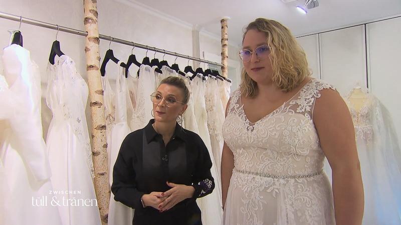 Braut Nina schwärmt für ein Kleid