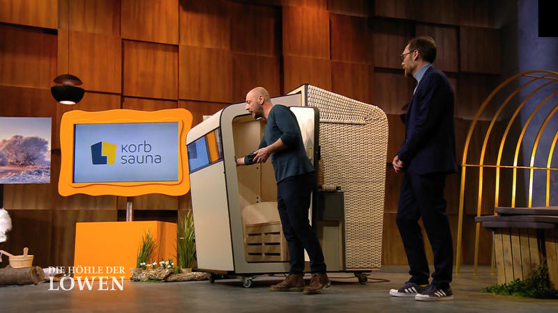 Brüder Torsten und Thomas stellen ihre Korbsauna vor