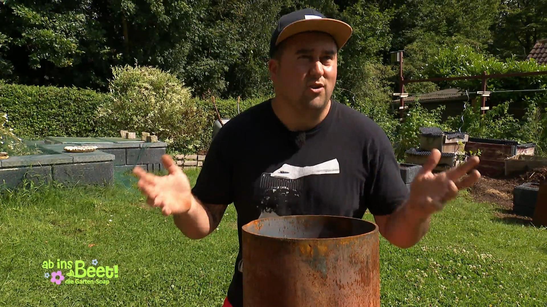 Marco und Martin werkeln im Garten