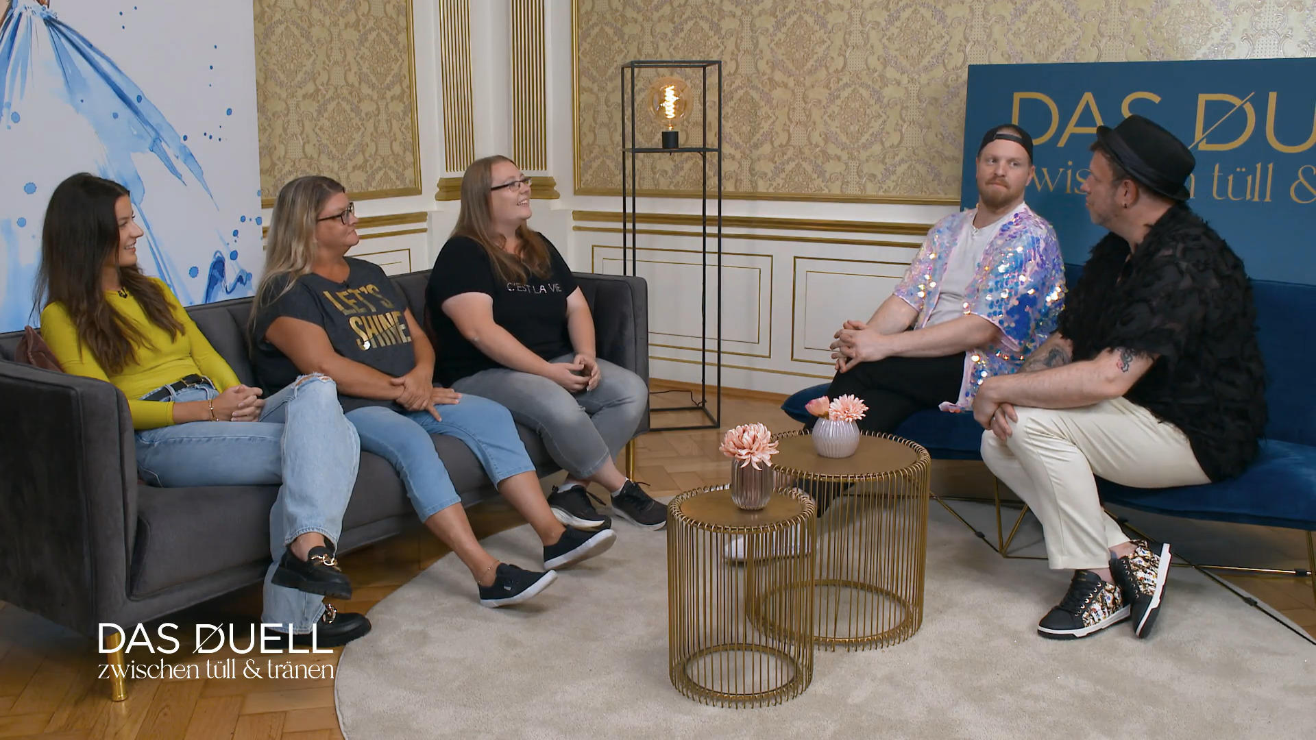 Schwarz oder weiß? Laura schwankt bei der Kleiderfarbe