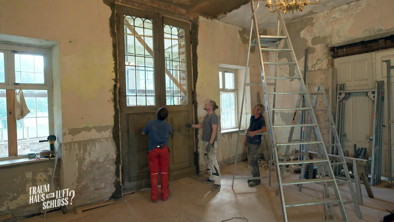 Sven und Sönke bauen endlich ihre Türen ein