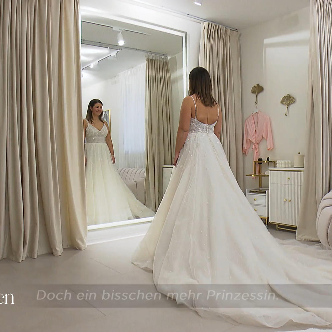 Fan Xia möchte Braut Urike im Kleid sehen