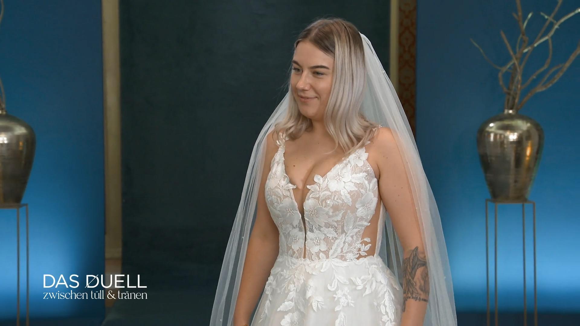 Hat Aleksandra schon ihr Traumkleid gefunden?