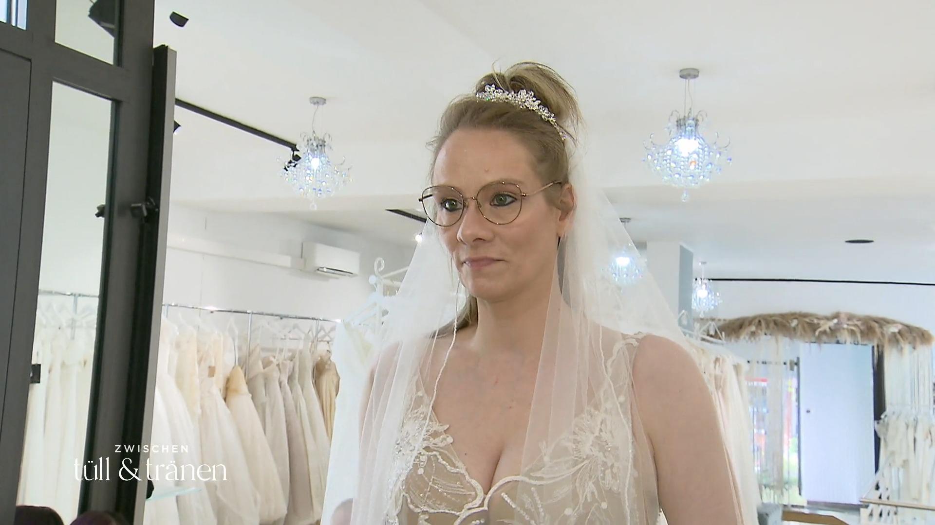 Wird Nicole zur sexy Halloween-Braut?